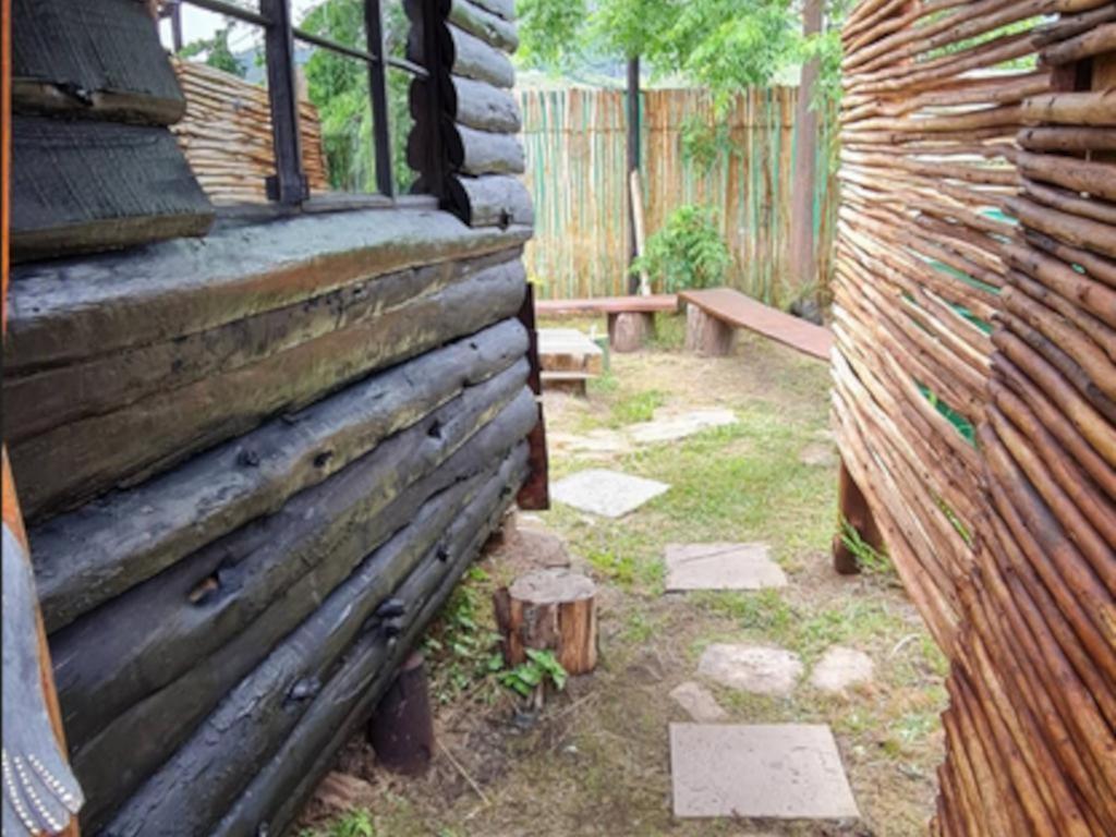 Tsitsikamma Wolf Sanctuary Eco Cabins & Teepees Stormsrivier Luaran gambar