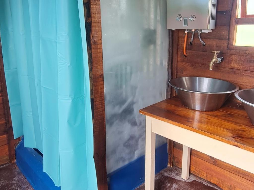 Tsitsikamma Wolf Sanctuary Eco Cabins & Teepees Stormsrivier Bilik gambar