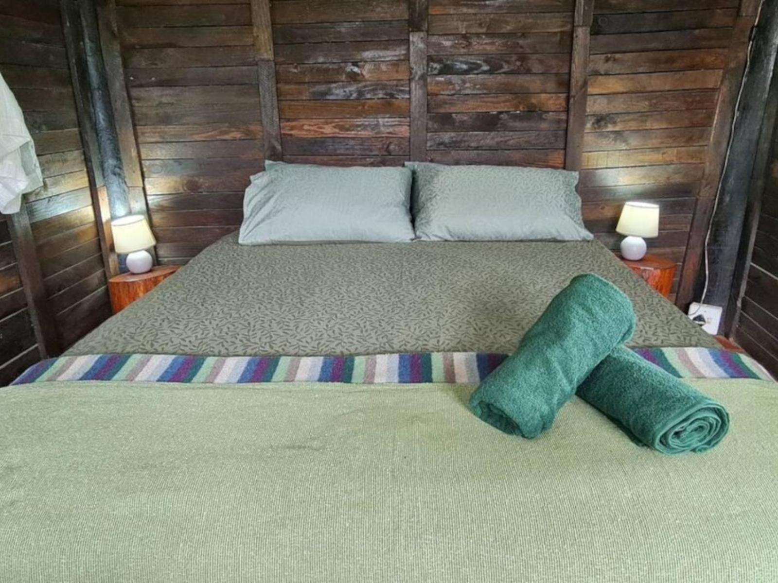 Tsitsikamma Wolf Sanctuary Eco Cabins & Teepees Stormsrivier Bilik gambar